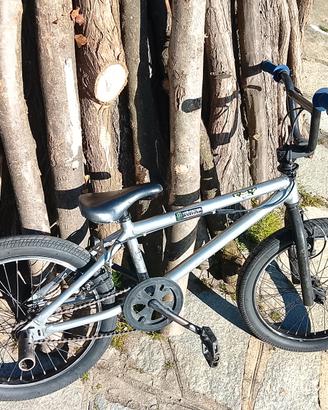Bmx dechatlon color argento