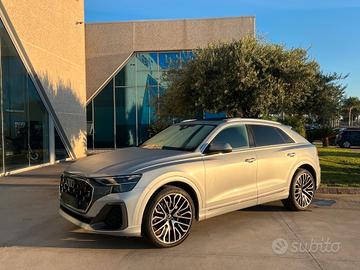 Audi Q8 Sline 3.0 Anticipo €25.500 noleggio no sco