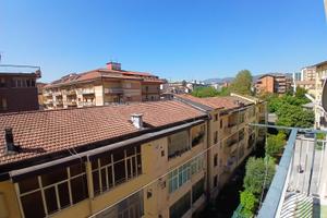 Ampio 4 Locali zona Via Capozzi