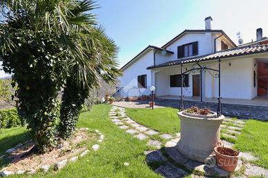 PORZIONE DI BIFAMILIARE A STRONCONE