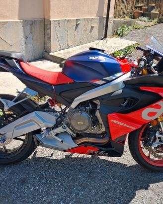 Aprilia Rs 660 Lava Red 