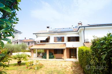 VILLA A SCHIERA A FRANCAVILLA AL MARE