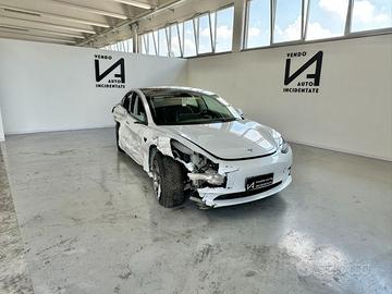 TESLA Model 3 RWD