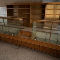 Bancone con Scaffalatura