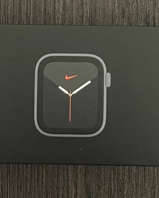Apple Watch Series 5 Nike 44mm