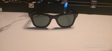 Occhiali da sole Ray-Ban Wayfarer Reverse  50 euro