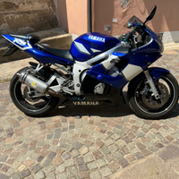 Moto Yamaha R6