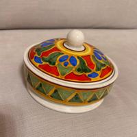Scatola on ceramica dipinta a mano