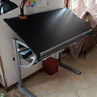 Scrivania inclinabile