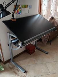 Scrivania inclinabile