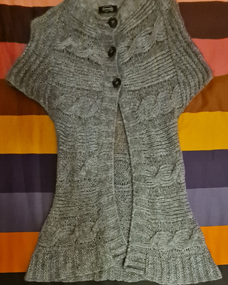 Cardigan smanicato lungo in lana artigianale