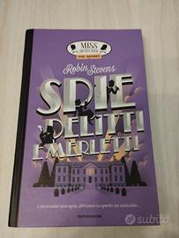 Spie, delitti e merletti