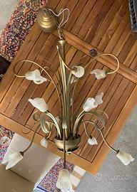 Lampadario floreale in metallo