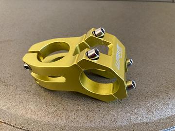 Attacco manubrio Wake 45 mm