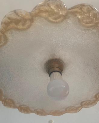 Lampadario in vetro stile vintage con bordo dorato