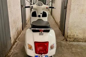 Vespa gts 300