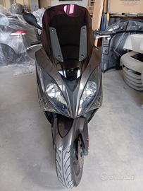 Kymko Xciting 500 R con bauletto givi