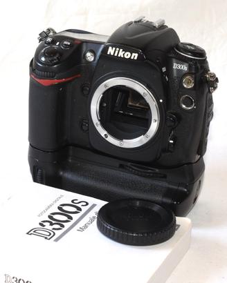 Nikon D300S + battery grip Nikon MB-D10
