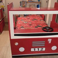 Letto a forma.di camion dei pompieri