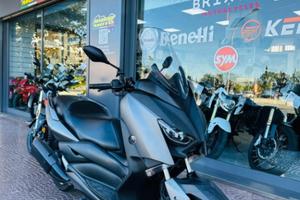 YAMAHA X-MAX 300 TUTTO INCLUSO ANCHE PASSAGGIO!