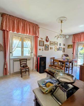 Appartamento di 70 m² con 4 locali e posto auto a 