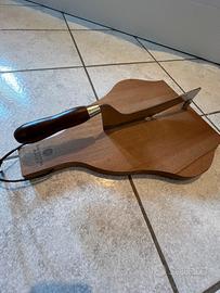 Tagliere con lama per cioccolato