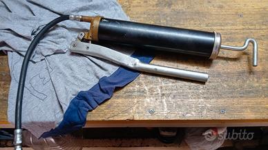 Siringa  ingrassatore