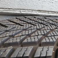 3 pneumatici termici seminuovi 215/55 R17