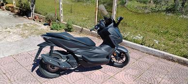 scooter Honda forza