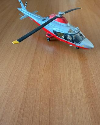 Agusta A109 Power Elite scala 1/43 New-Ray Ferrari