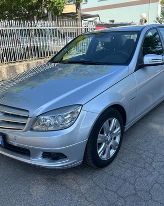 Mercedes-benz C 220 CDI BlueEFFICIENCY Avantgarde