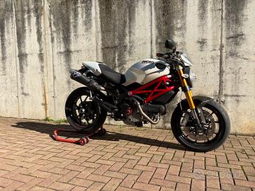 Ducati Monster 796 plus
