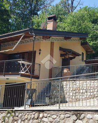 VILLA SINGOLA A CASTELLETTO SOPRA TICINO