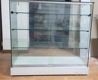 Vetrinetta con ruote