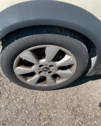 Ricambi auto di vari generi