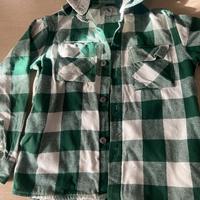 camicia con cappuccio