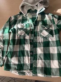 camicia con cappuccio