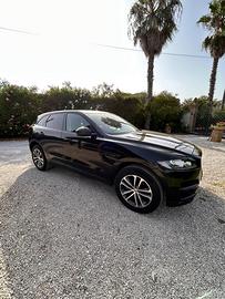 Jaguar F Pace