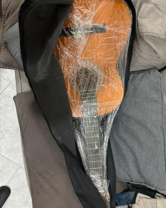 Chitarra classica con fodero