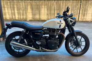 Street twin