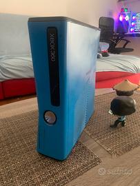 Xbox 360 personalizzata blu