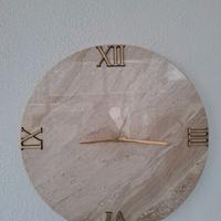 Orologio in marmo.