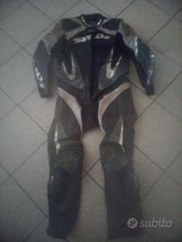 tuta in pelle Spidy con stivali e para schiena 