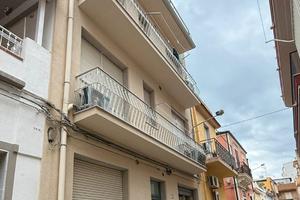 Terratetto in centro con 4 appartamentini arredato