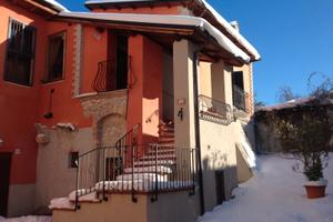Antico aggregato storico in corte