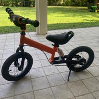 Bicicletta senza pedali