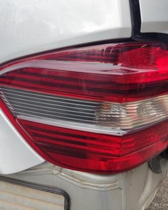 Fanale posteriore sx MERCEDES ML 320 2006