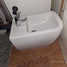 water a muro e mobile da bagno con lavandino inclu