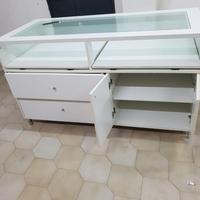 Arredamento negozio abbigliamento