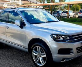 VOLKSWAGEN Touareg - 2013